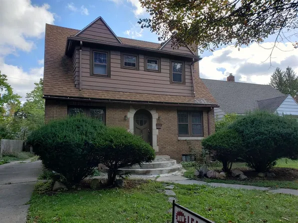 1004 Cleo St, Lansing, MI 48915