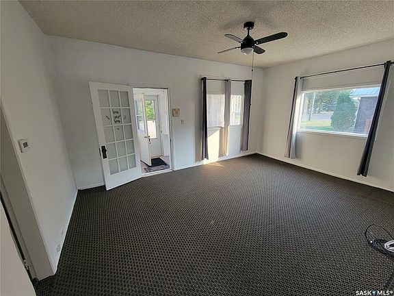 5th image of 313 1st St W
