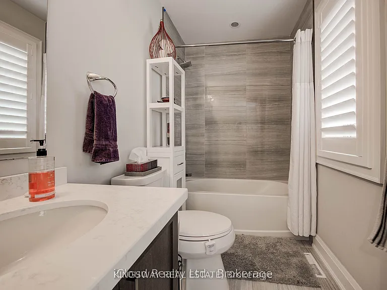 33 Jarvis St — Photo 36