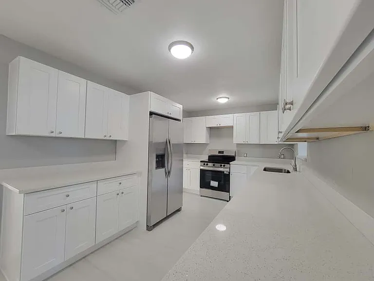 27044 Briar Ct — Photo 4