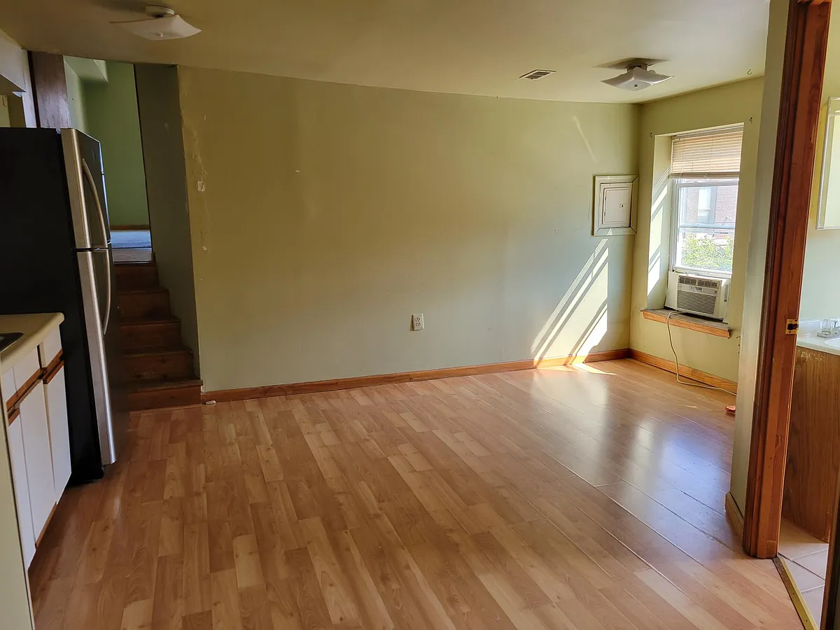 Building Photo - 552 N 17th St #3F