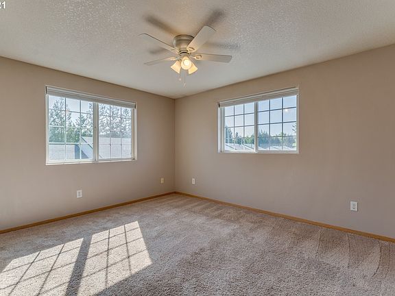 4th image of 7410 NE 44th Way