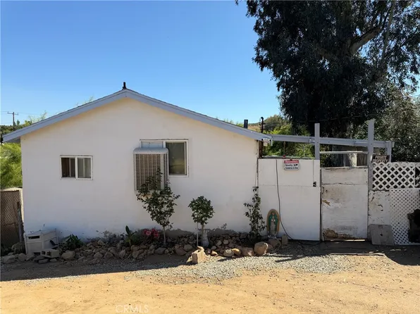 23563 Lodge Dr, Canyon Lake, CA 92587