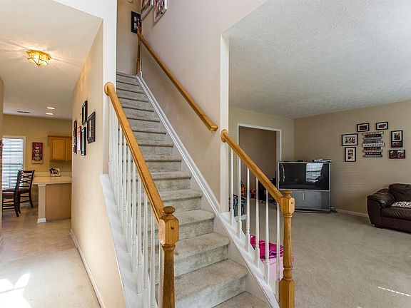 3rd image of 104 Keene Crossing Dr
