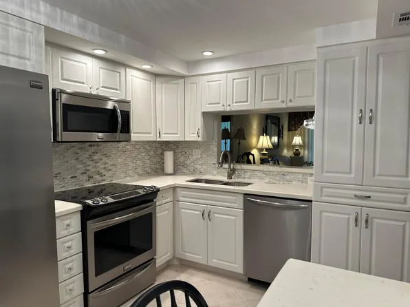 1101 Colony Point Circle #108, Pembroke Pines, FL 33026