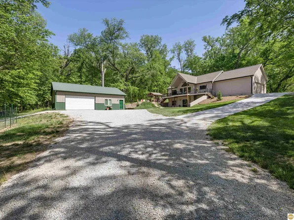 5305 144th St, Weeping Water, NE 68463