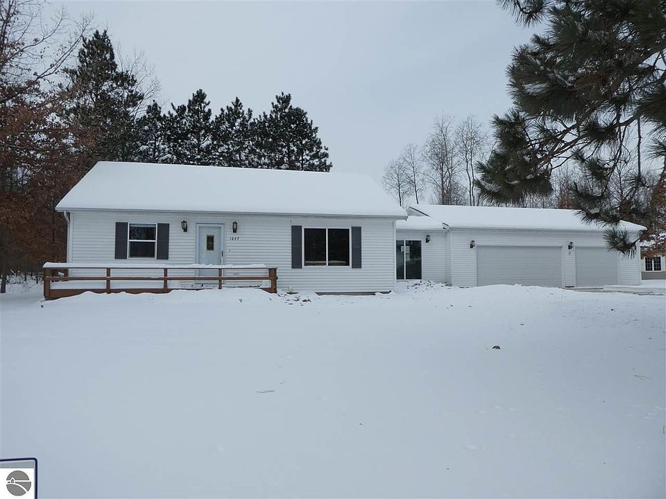 1st image of 1047 Crown Point Dr