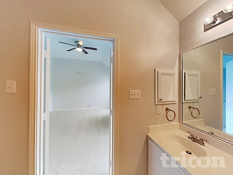 906 Pheasant Dr — Photo 9