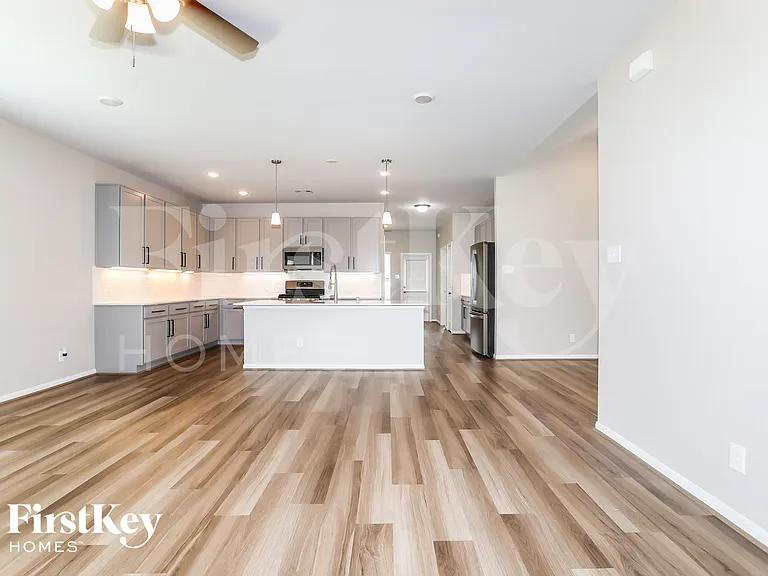 811 Steam Ridge Ln — Photo 2