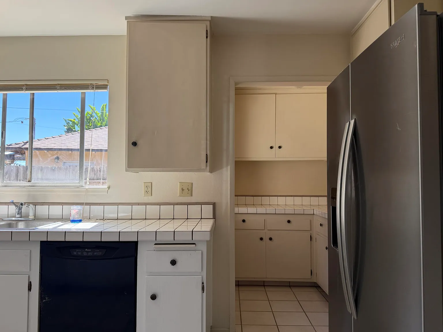 3 bed, 2.0 bath, 1353 sqft, $5,100 — Photo 4