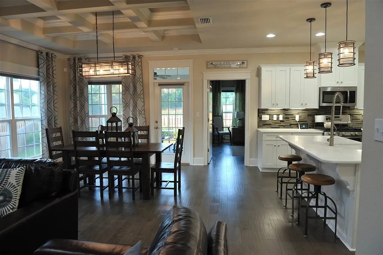 3 bed, 1722 sqft, $2,500 — Photo 4