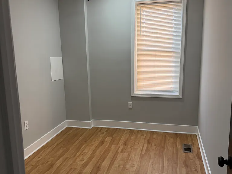 1628 Benhill Ave — Photo 6