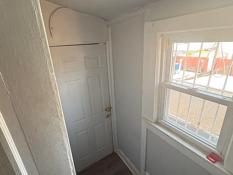 115-117 Washington Ave #2 — Photo 8