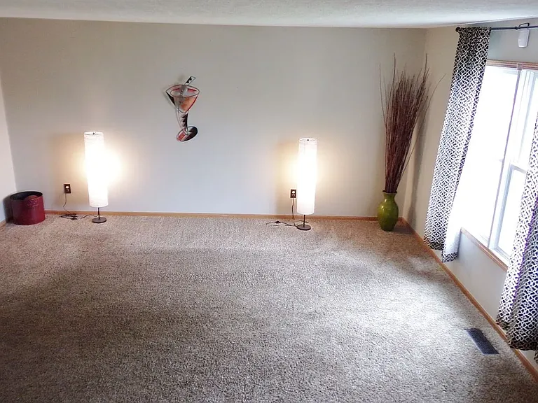 522 Thistleview Dr — Photo 5