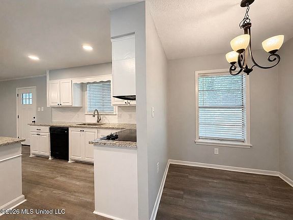 4th image of 1016 Tanglewood Dr