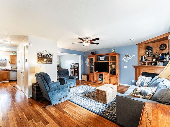 2nd image of 126 Donna Ave