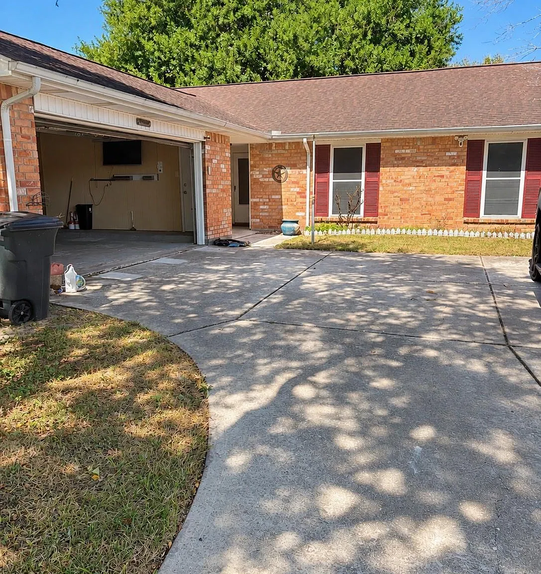 3 bed, 2.0 bath, 1643 sqft, $2,200 — Photo 2