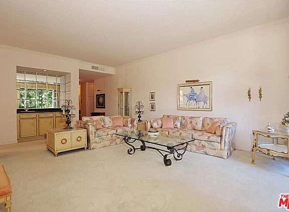 3rd image of 1271 Granville Ave APT 104
