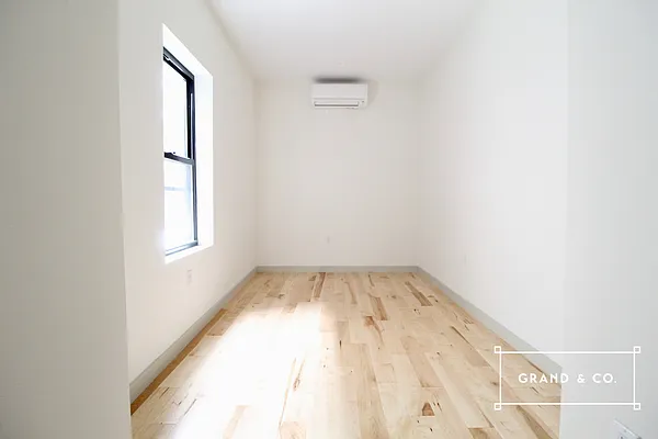 Rented by Grand & Co. | media 8