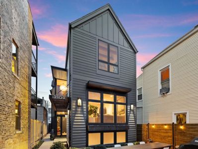 2109 W Montrose Ave, Chicago, IL, 60618