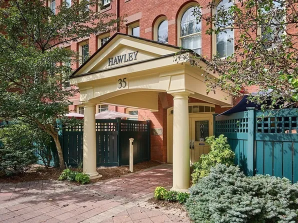 35 New South St APT 111, Northampton, MA 01060