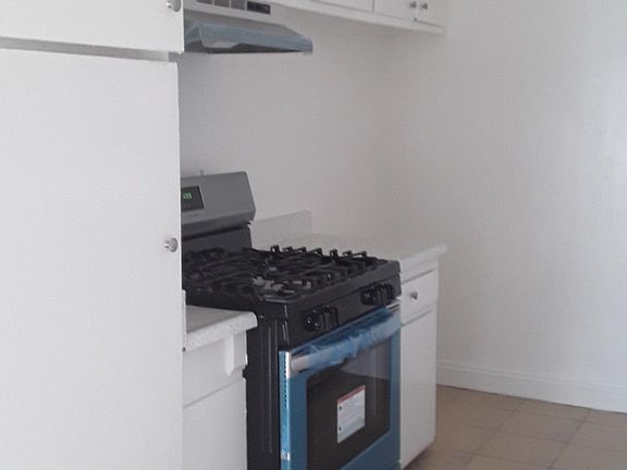 3rd image of 2936 W El Segundo Blvd APT 19
