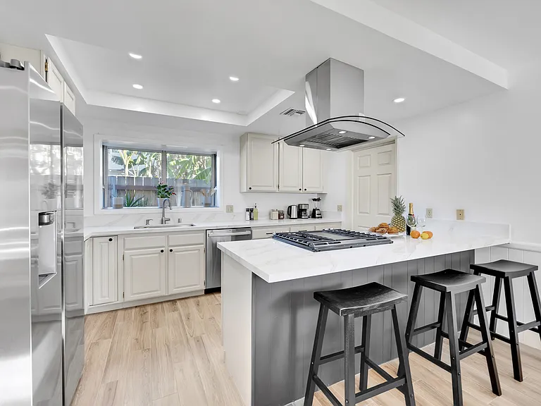 535 N Cerritos Ave — Photo 30