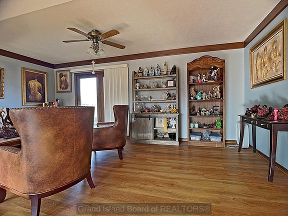 4th image of 2208 Viking Rd