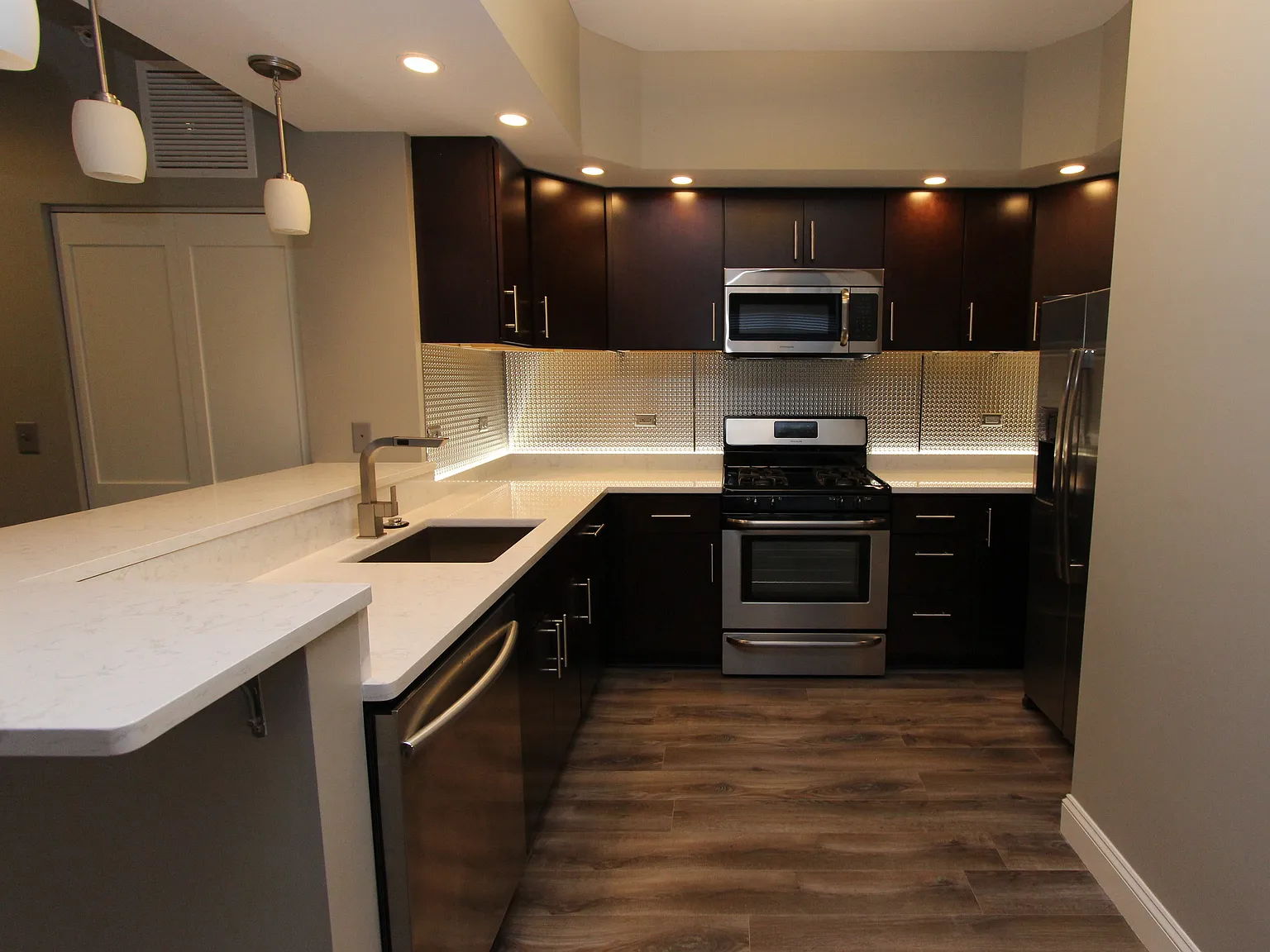 770 Elmwood Apartments — Photo 2