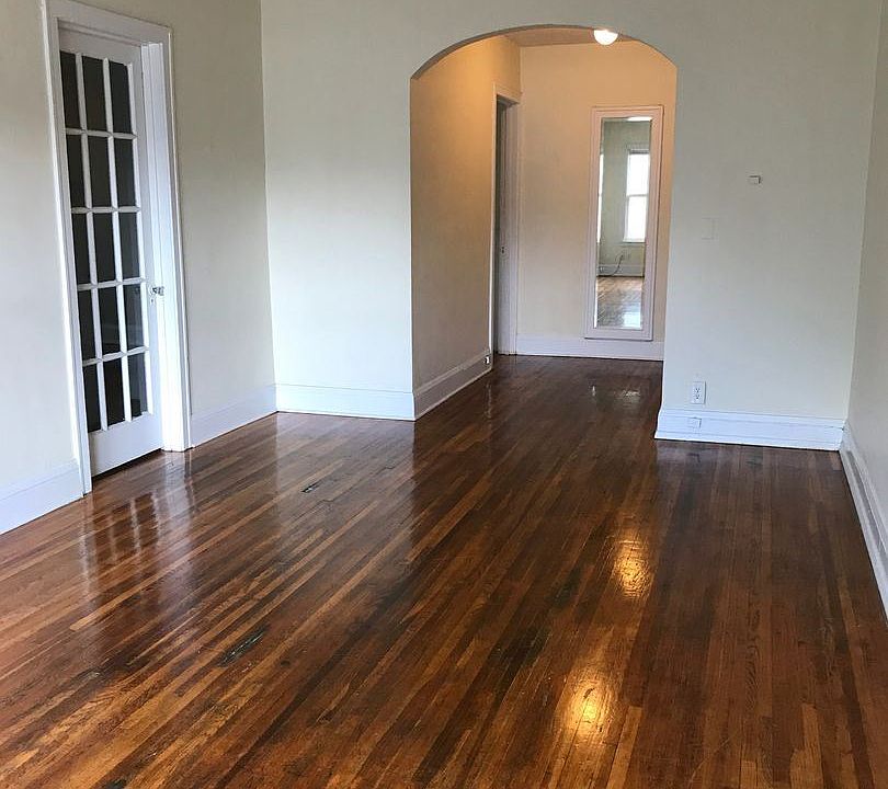 1st image of 2726 Girard Ave S #204