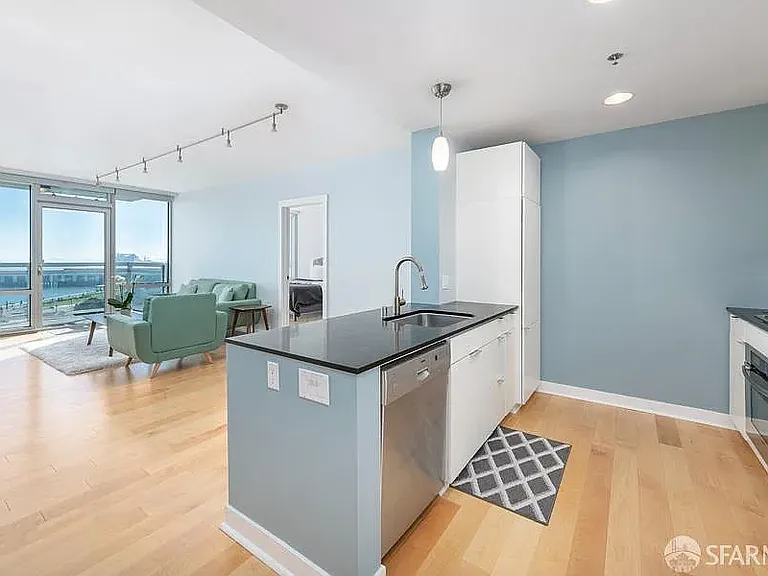 501 Beale St #8B — Photo 2