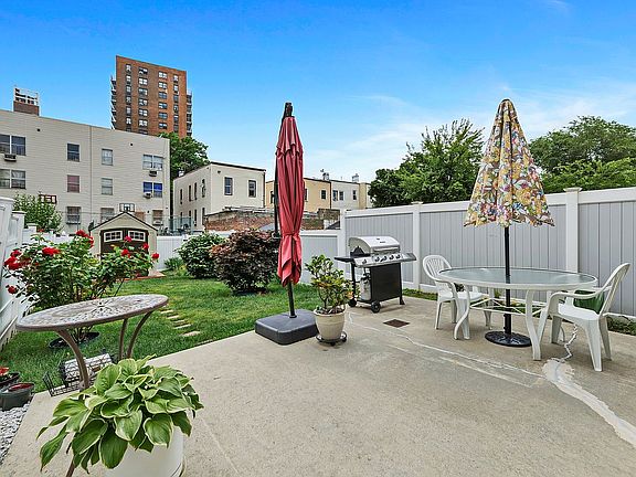 3rd image of 2137 Clinton Ave