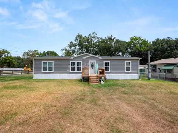 424 1st St, Polk City, FL 33868