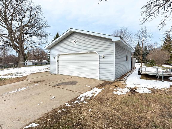 4th image of 517 Springen Ave