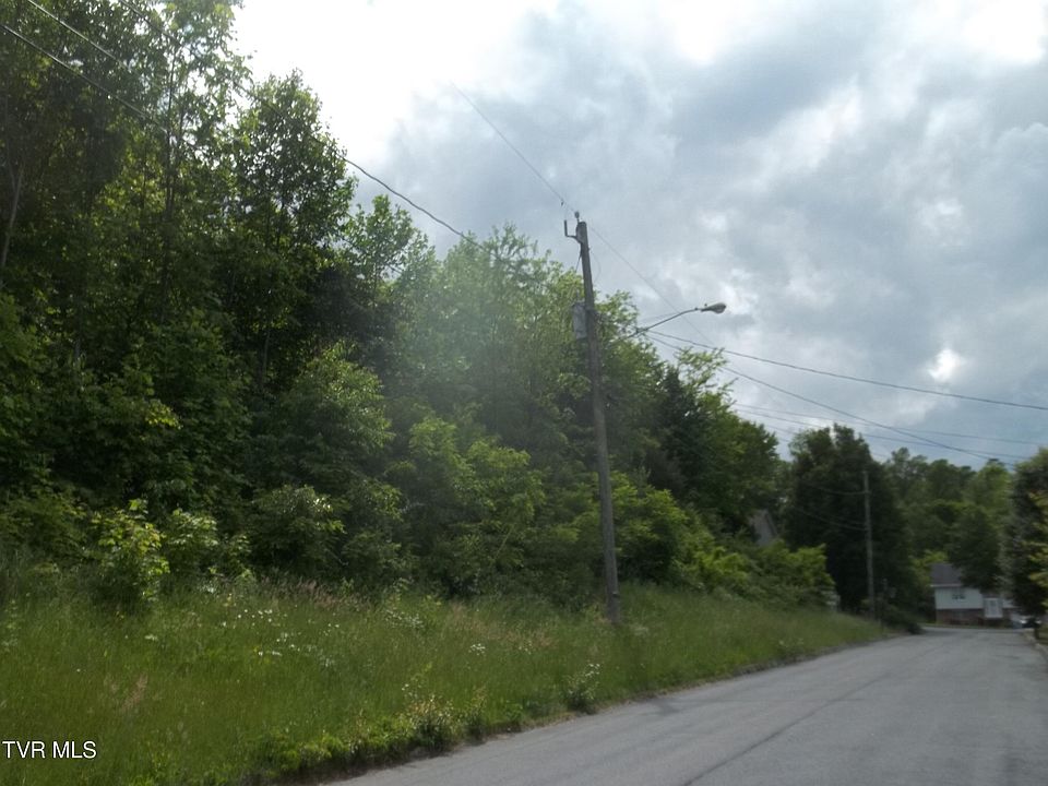 1st image of 441 Creekside Dr