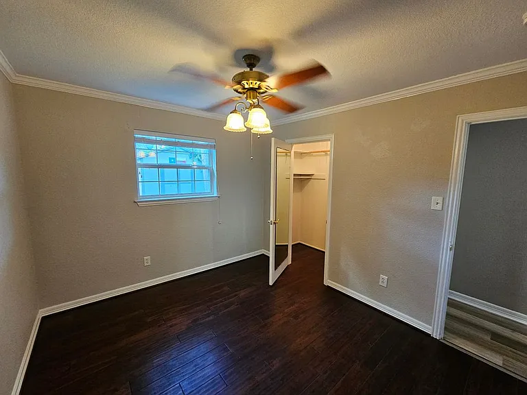 405 Atkerson Ln — Photo 12