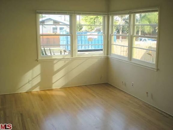 5th image of 808 Vernon Ave