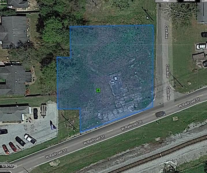 2nd image of 642 E Railroad St