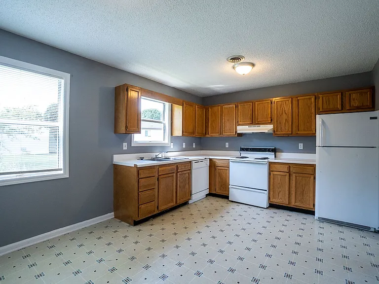 360 Britton Ave — Photo 7
