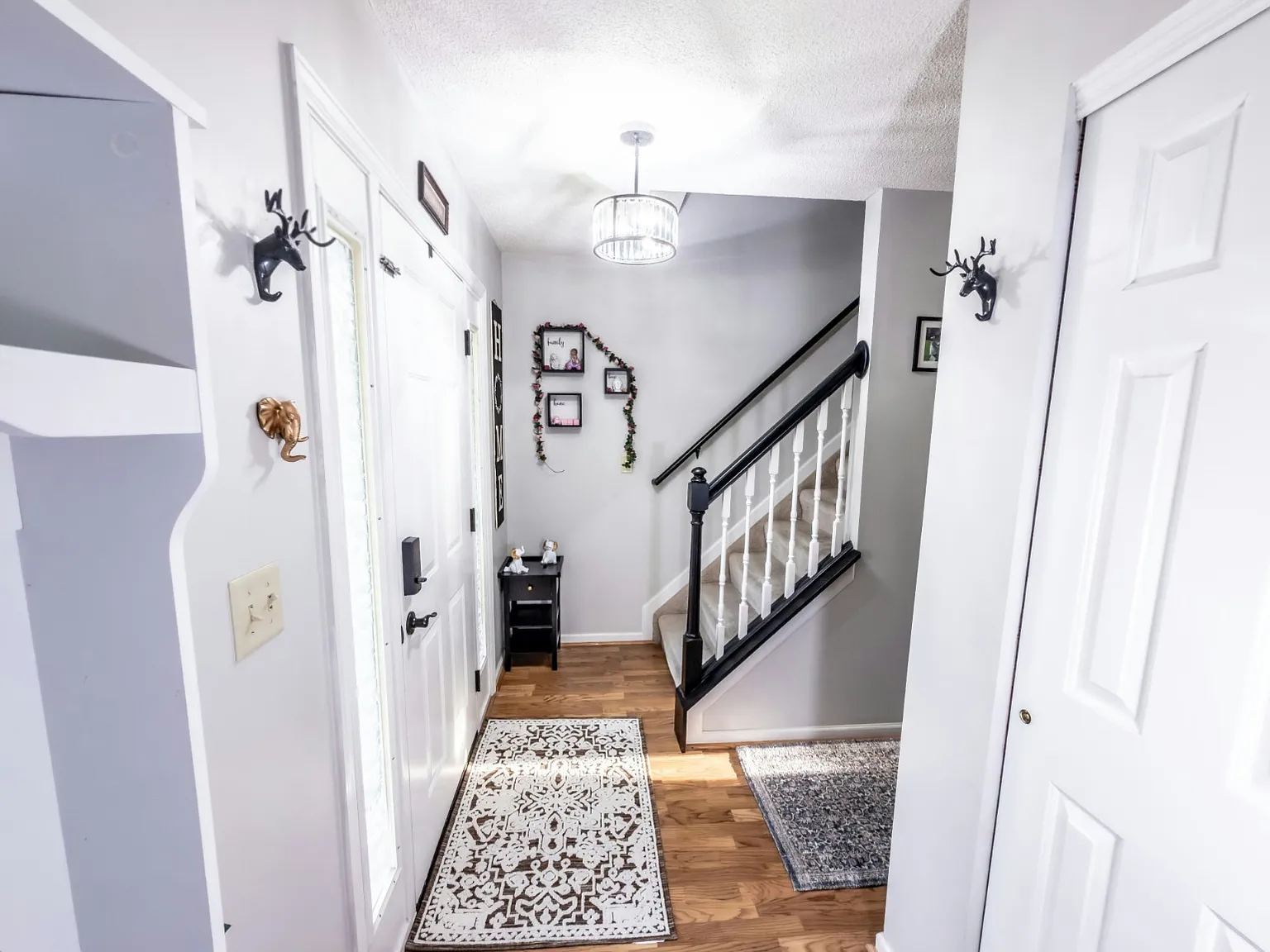 3 bed, 2.5 bath, 1740 sqft, $3,200 — Photo 3