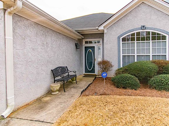3rd image of 240 Churchill Ct