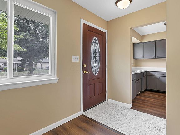 4th image of 4984 Botsford Dr
