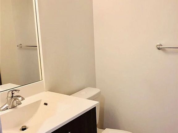 5th image of 255 Village Green Sq Unit 2106