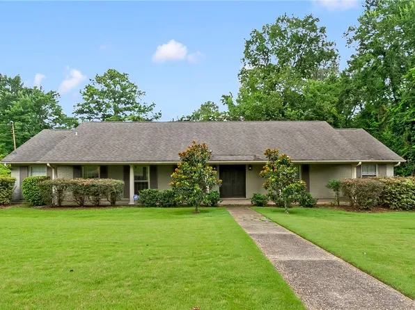 423 Woodridge Dr, Tuscaloosa, AL 35406