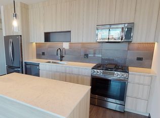 165 N Ogden Ave #1501, Chicago, IL 60607