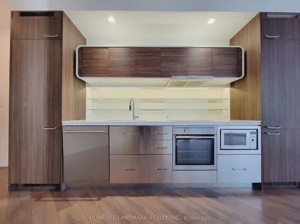 45 Charles St E, Toronto, ON