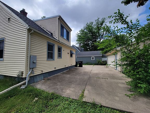 4th image of 1509 Tremont St