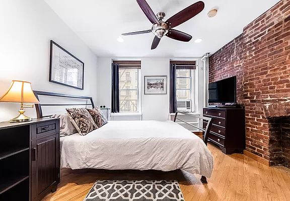 2nd image of 220 E 82nd St APT 2FE