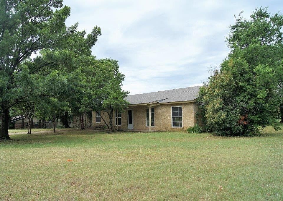 1st image of 1324 Willis Ln