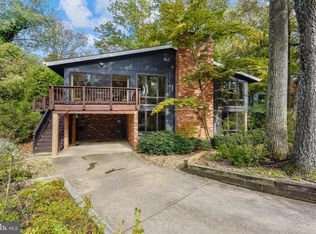 8106 Timber Valley Ct, Dunn Loring, VA 22027